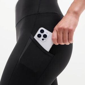 Athleta Salutation Stash Pocket II Capri Women's Activewear Leggings - Black